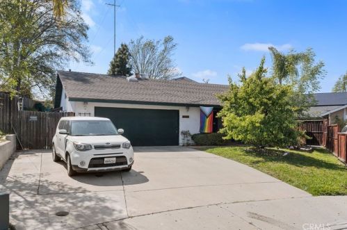 2481 Bradley St, Oceanside, CA 92056-3323