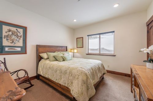 14574 Wolfgang Rd, Truckee CA  96161-6905 exterior