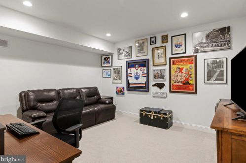 17 Redman Ave, Tavistock NJ  08033-2316 exterior