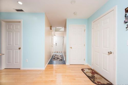 91 Wynd Ter, Middletown, CT 06457-8729