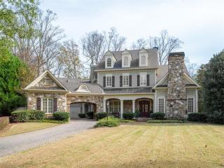 4885 Mulberry Dr, Marietta, GA 30068-4938