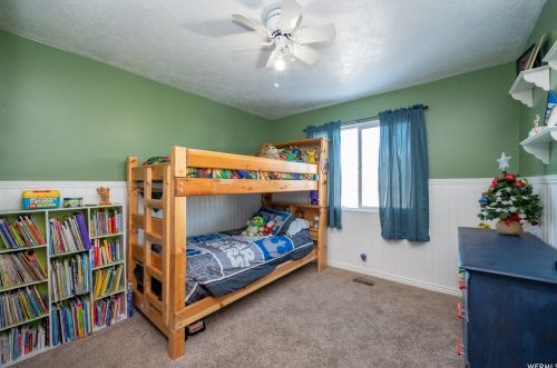 1367 Little Crk Dr, Taylorsville UT 84088-6544 exterior