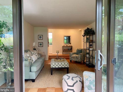 9806 Georgia Ave, Silver Spring MD  20902-5237 exterior