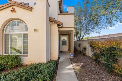 8324 Crystal Walk Cir, Elk Grove, CA 95758-8087