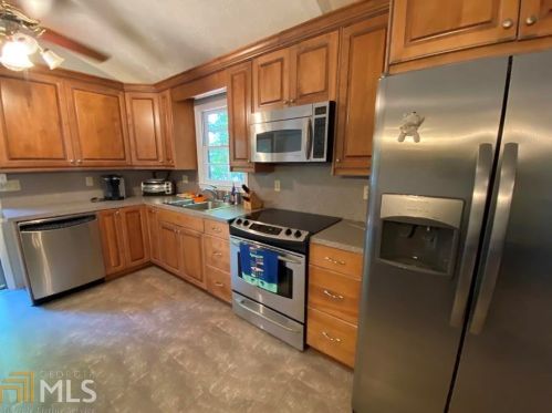 439 Shoal Creek Xing, Lavonia, GA 30553-3815