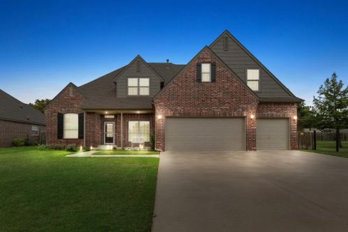 7363 119th St, Bixby, OK 74008-2125