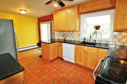 56 Saddle Rd, Norwalk, CT 06851-3131