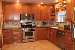18970 Oxnard St, Los Angeles CA  91356-1310 exterior