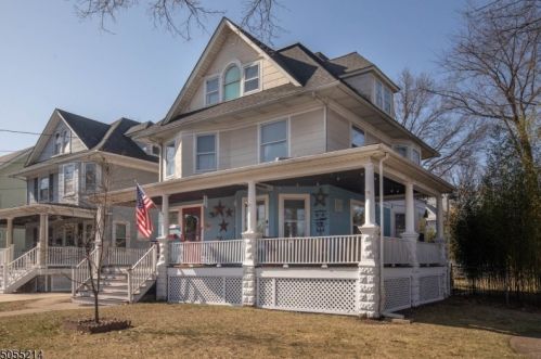 419 Lincoln Ave, Green Brook, NJ 08812-1126