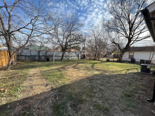 5317 Townsend Dr, Fort Worth TX  76115-4128 exterior