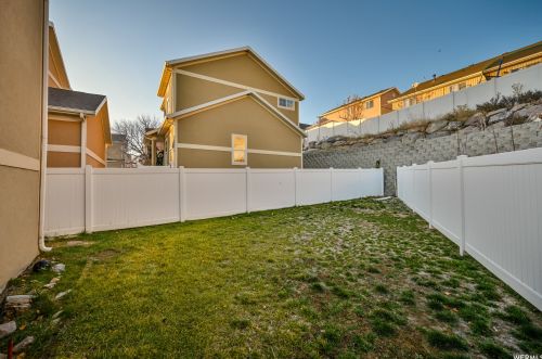 6748 Grevillea Ln, Taylorsville, UT 84081-3386