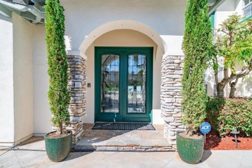 3589 Seaview Way, Carlsbad, CA 92008-2787