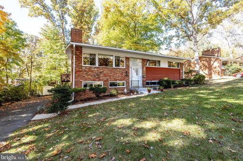 4122 Mason Ridge Dr, Annandale, VA 22003-2034