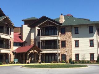 5424 The Peaks Dr, Roanoke VA  24018-1104 exterior