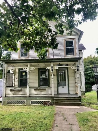 31 Woodside Ave, Fredon, NJ 07860-2418