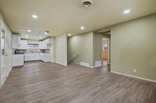 8048 Woodvale Rd, Fort Worth TX  76135-4431 exterior