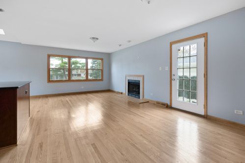 229 Broker Ave, Itasca, IL 60143-2301