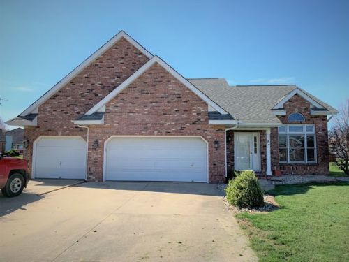 5 Glenmoor Ct, Fort Russell, IL 62010-1898