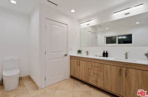 4951 Cedros Ave, Van Nuys CA  91403-1637 exterior