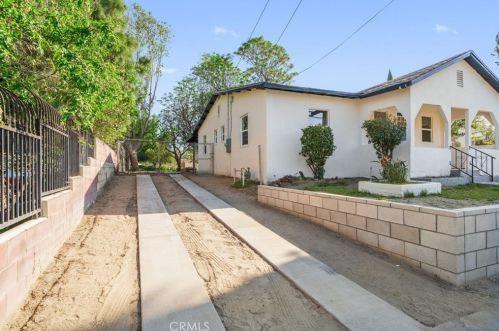 1549 5th St, San Bernardino, CA 92411-2560