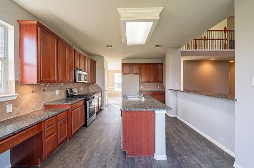 10026 Darrell Springs Ln, Tomball, TX 77375-8743