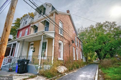 561 Camp St, Harrisburg, PA 17110-2369