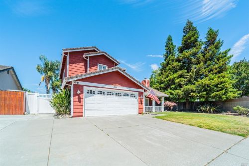 820 Cookson St, Vacaville, CA 95687-7367