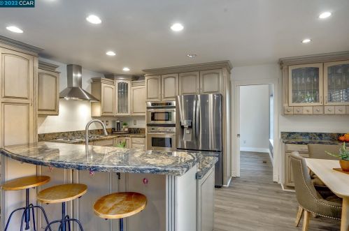 5334 Vista Point Ct, Concord CA  94521-5017 exterior