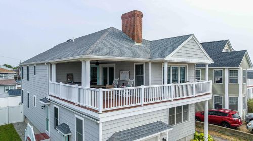 21 Chelmsford St, Seabrook, NH 03874-4821