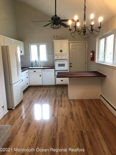 13 Lynn Dr, Tinton Falls, NJ 07712-7214