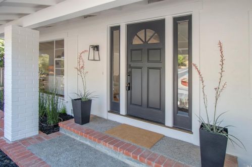 133 Robinhood Dr, San Rafael, CA 94901-1419