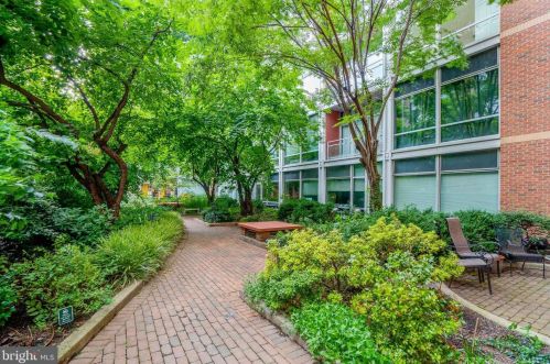 22 Front St, Philadelphia PA 19106-3354 exterior