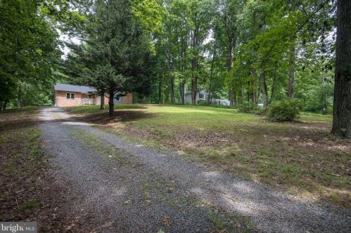 9606 Leeta Cornus Ln, Nokesville, VA 20181-3121