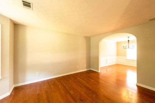 3255 Northcliff Dr, Suwanee GA  30024-7103 exterior