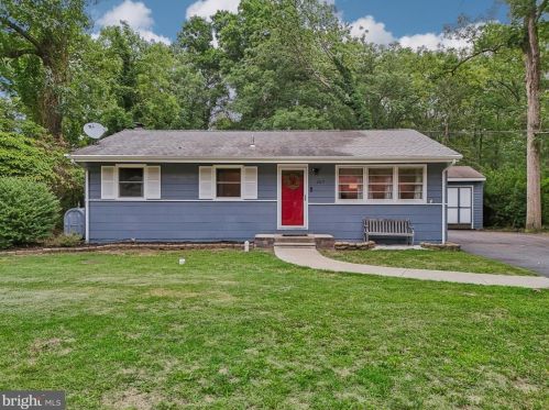 307 Timberline Dr, Mount Laurel, NJ 08054-2136