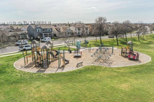 1894 Vintage Cir, Valley Home CA  95361-8678 exterior