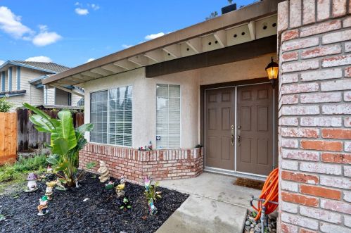 3817 Sharpsburg Dr, Modesto, CA 95357-1562