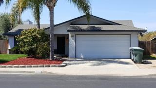 3460 Phillip Ave, Clovis, CA 93612-5812