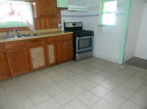 525 Mohawk St, Joliet, IL 60432-2130
