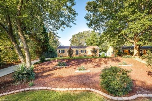 1013 Benjamin Pkwy, Greensboro, NC 27408-7715
