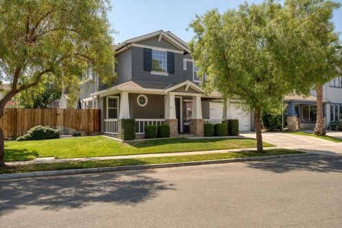 1447 Haven St, Valley Home, CA 95361-8681