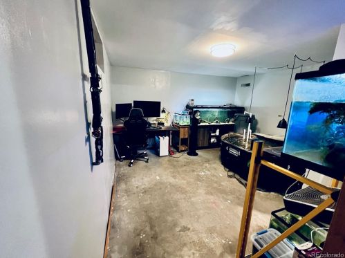 1985 Oakland Way, Aurora CO 80014-1108 exterior