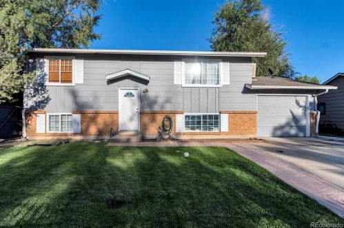 802 Laredo St, Denver, CO 80011-7439