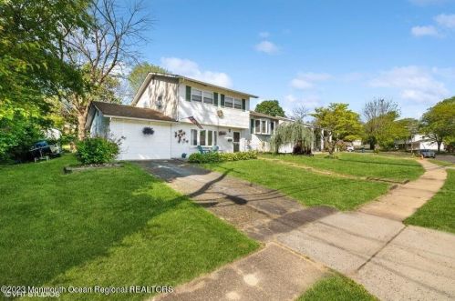 45 Citadel Dr, Jackson Twp, NJ 08527-1813