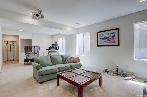 5037 Addison Way, Aurora CO 80016-5390 exterior