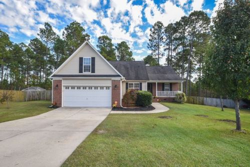 112 Chesapeake Rd, Cameron, NC 28326-6534
