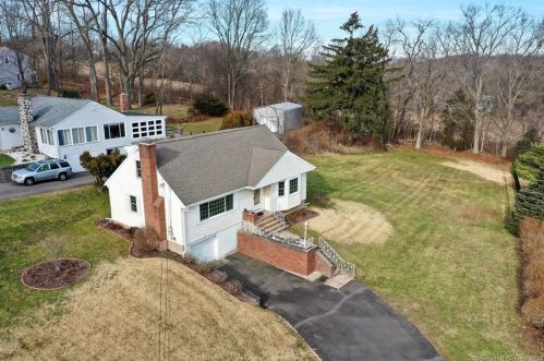 66 Sunnyslope Dr, Middletown, CT 06457-5433