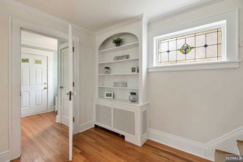 570 Shelton Rd, Ridgewood, NJ 07450-2812