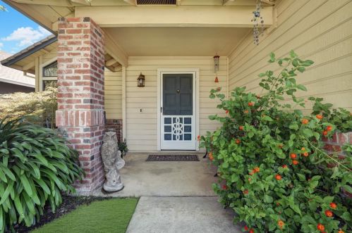1824 Mimosa Dr, Lodi, CA 95242-4431