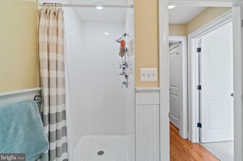 8916 Ct Way, Silver Spring MD 20910-2276 exterior